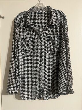 torrid Black and White Houndstooth Button-Down Shirt